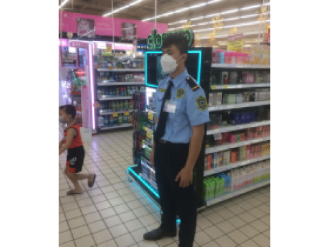 Bảo vệ siêu thị Bigc