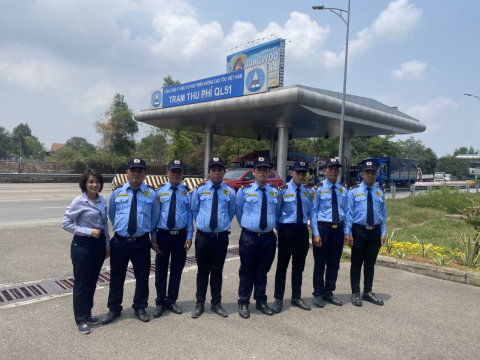 Bảo vệ trạm thu phí quốc lộ 51 