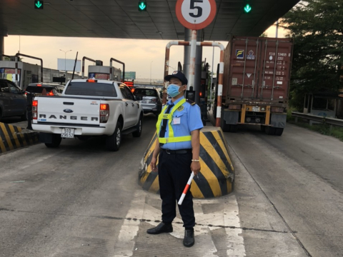 Bảo vệ trạm thu phí quốc lộ 51 