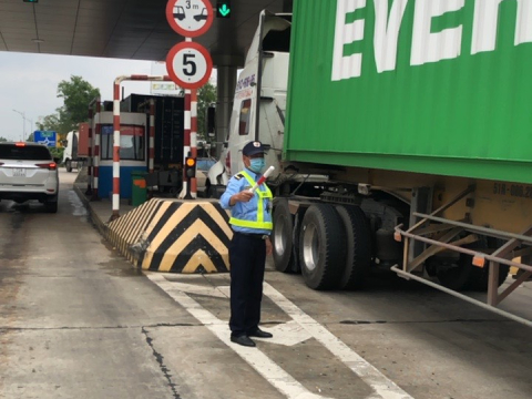 Bảo vệ trạm thu phí  quốc lộ 51 